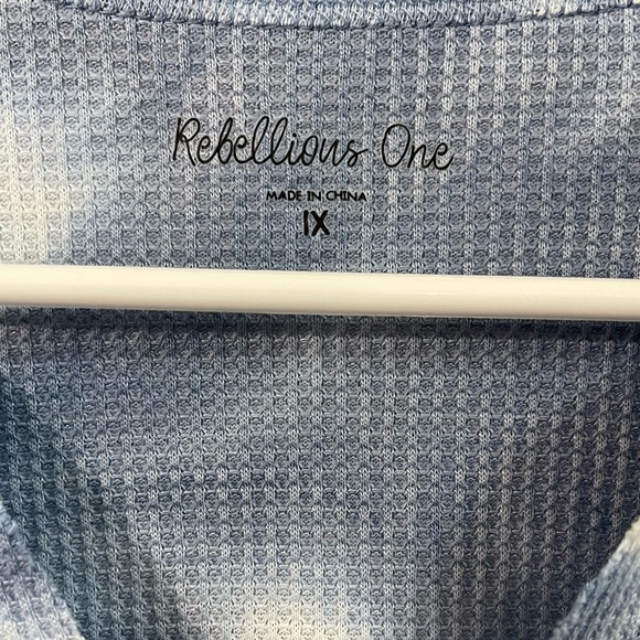 Rebellious One Trendy Plus Size Tie-Dyed Waffle-Knit Top, Size 1X | New - Picture 7 of 7